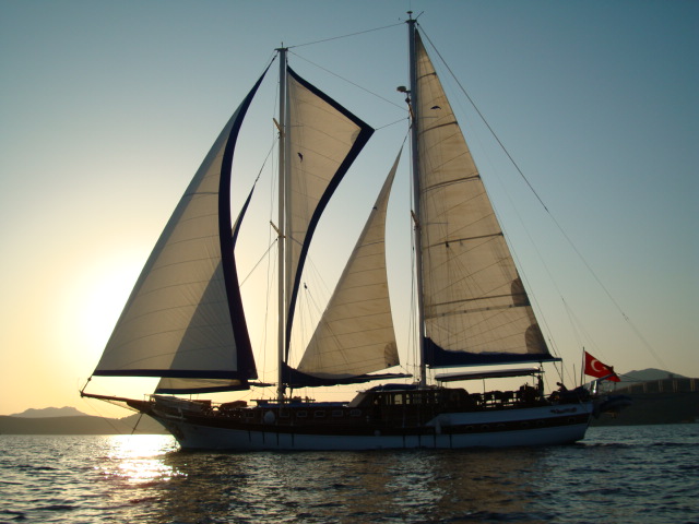 APAK TOURS Explore Turkey coasts with our Gullet yachts...