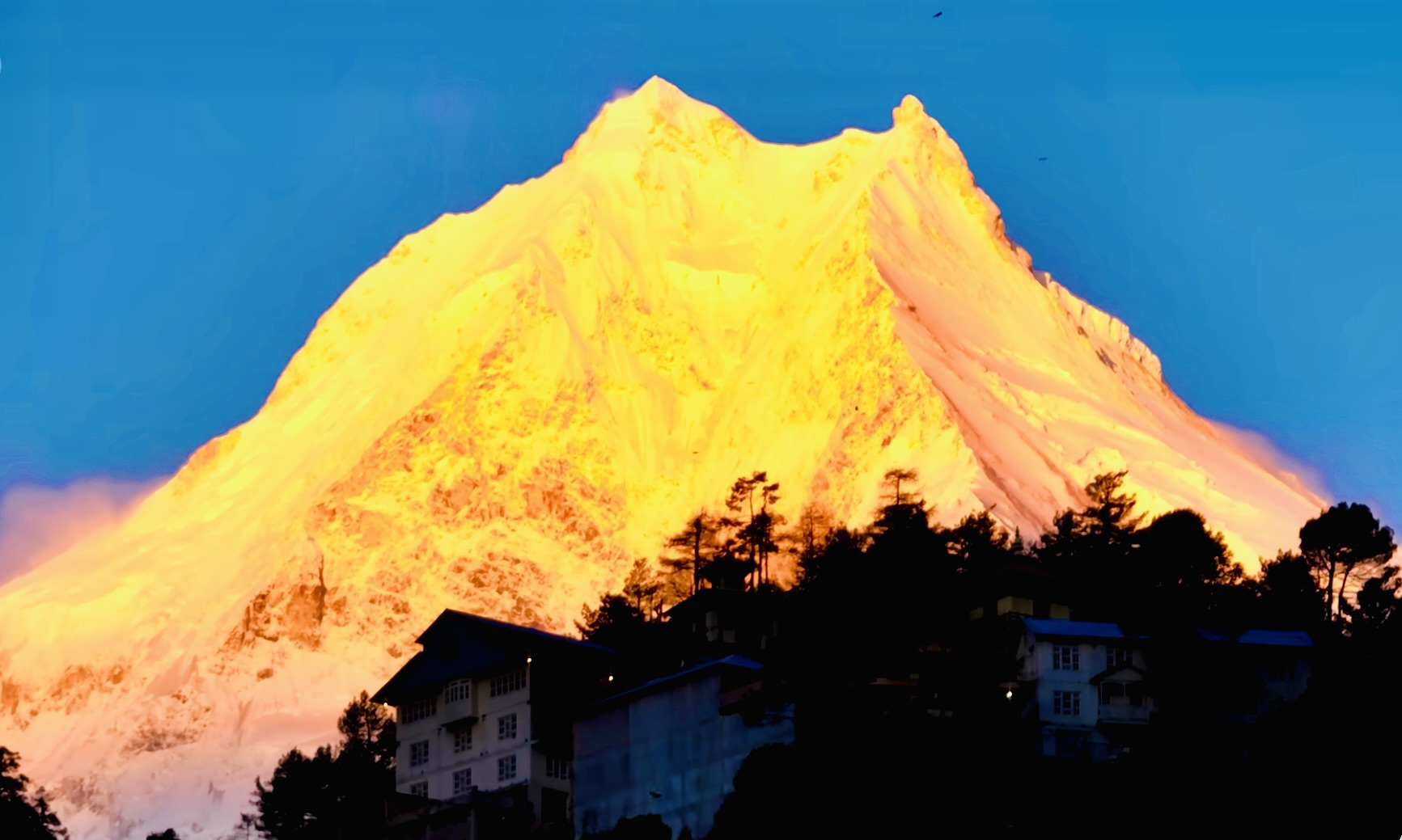 17 Days Manaslu Circuit Trek Nepal